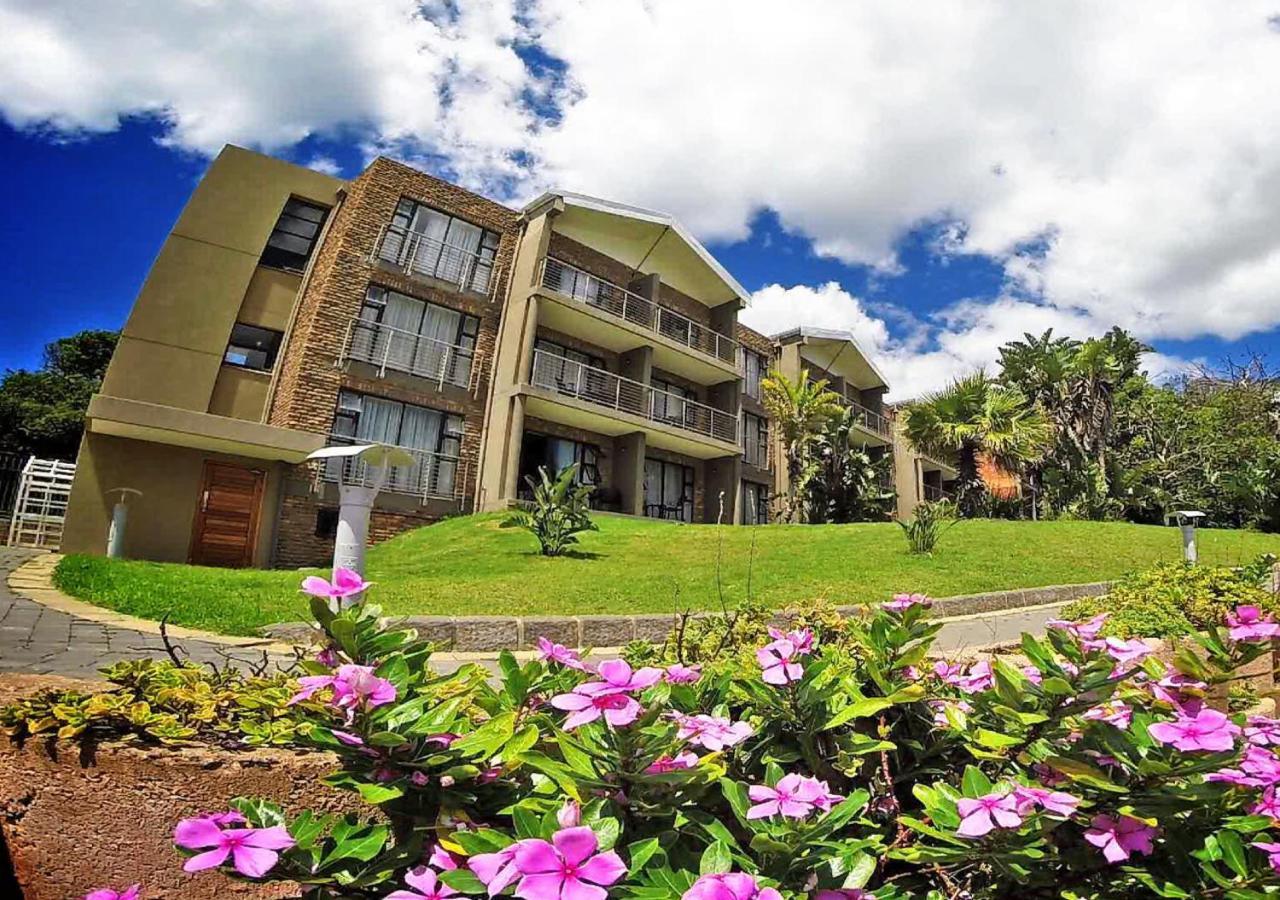 Blue Lagoon Hotel And Conference Centre Източен Лондон Екстериор снимка
