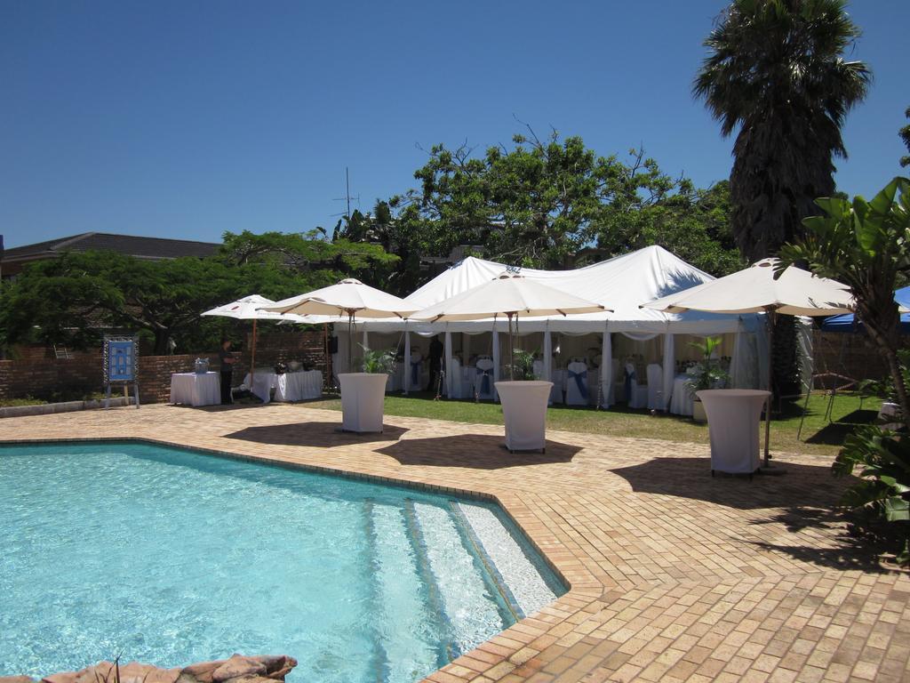 Blue Lagoon Hotel And Conference Centre Източен Лондон Екстериор снимка