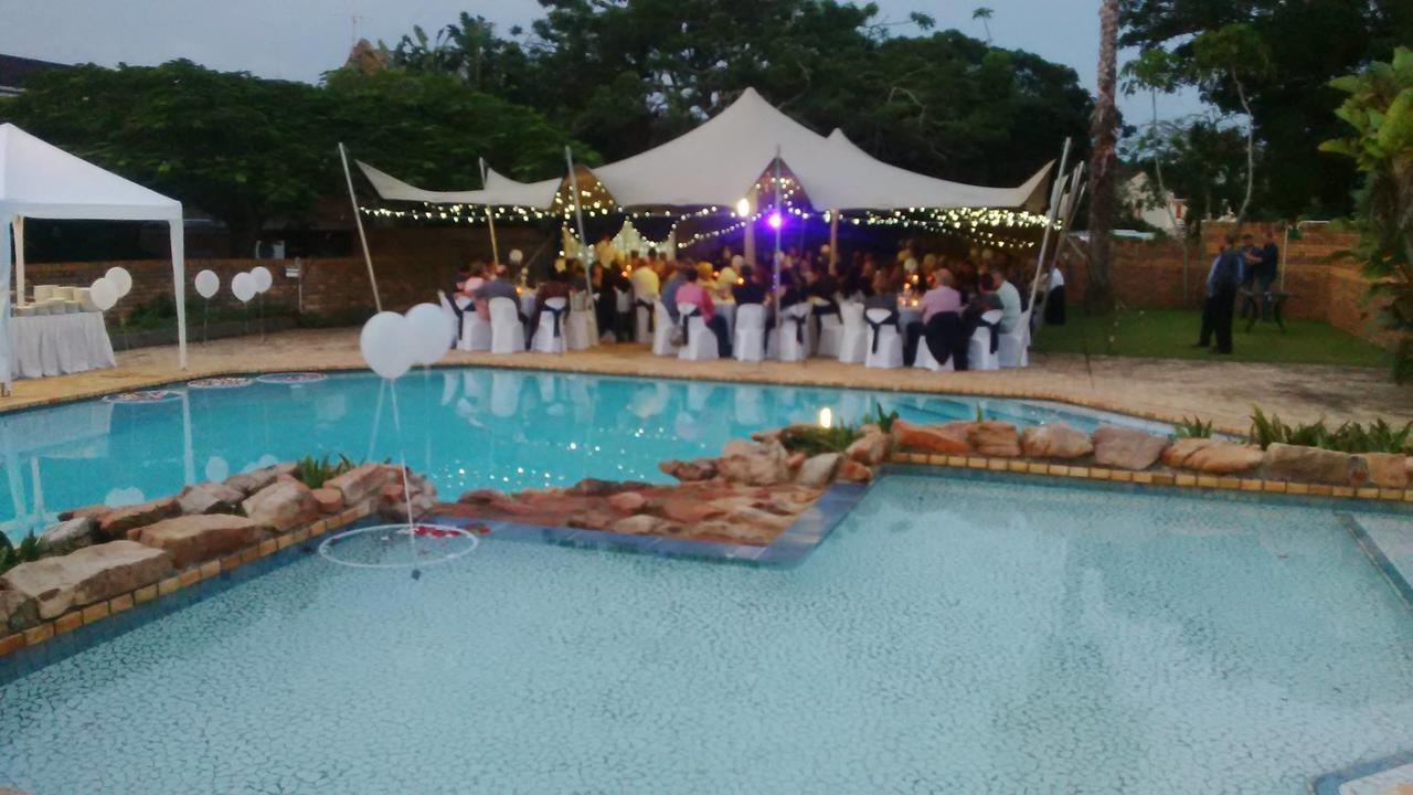 Blue Lagoon Hotel And Conference Centre Източен Лондон Екстериор снимка